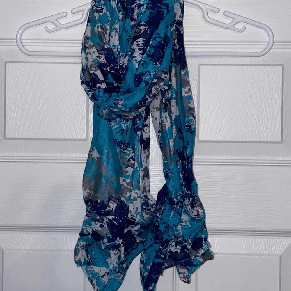 NWOT❗️Life Is Good Blue & Gray Scarf